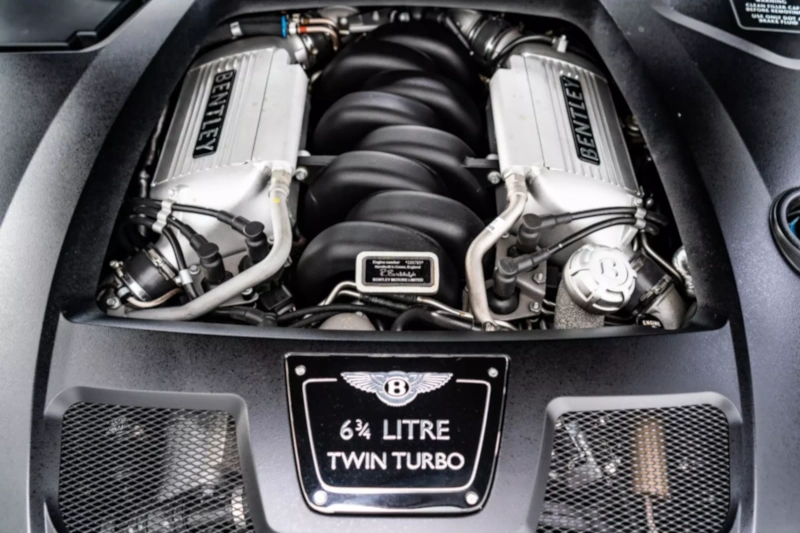 Bentley Arnage Engine